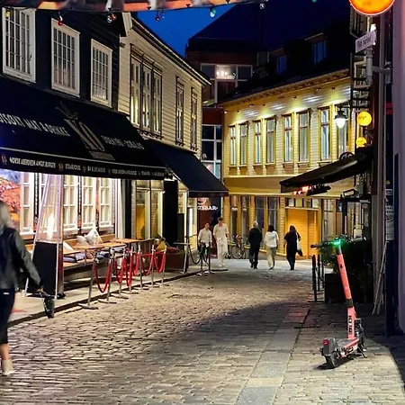 Center Getaway - 6 By Berti Appartement