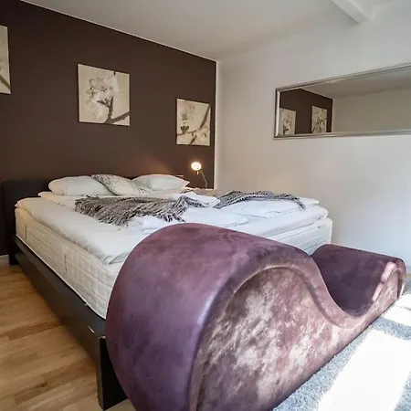 Center Getaway - 6 By Berti *