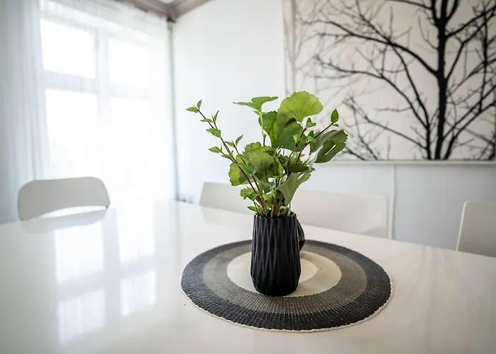 Center Getaway - 6 By Berti *