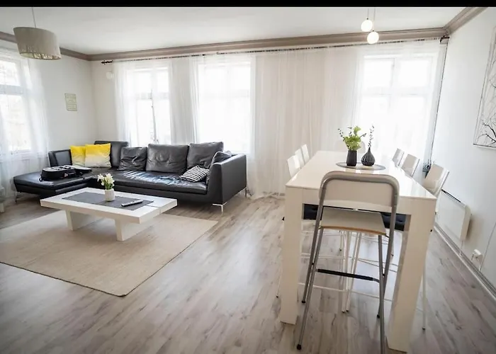 Center Getaway - 6 By Berti *