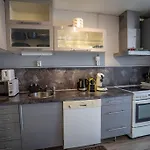 Center Getaway - 6 By Berti Appartement *