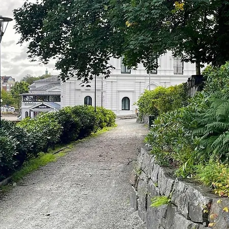 Apartman Center Getaway - 6 By Berti *