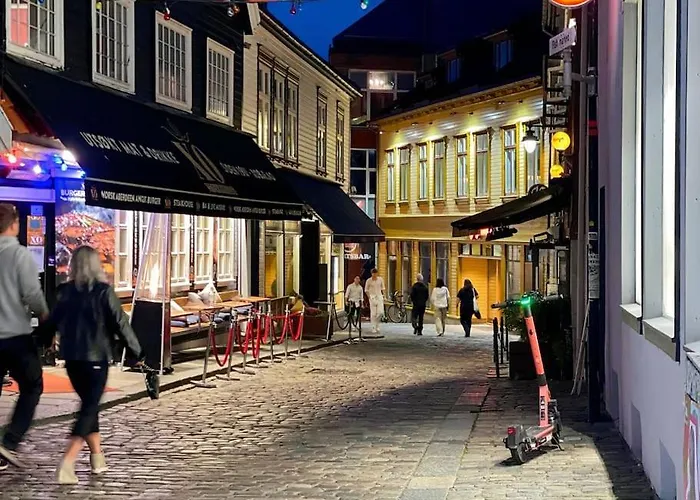 Center Getaway - 6 By Berti Apartman