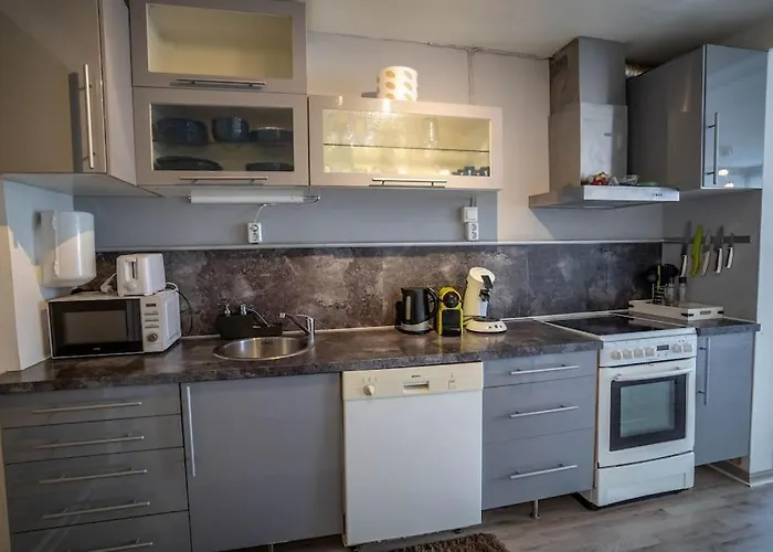 Center Getaway - 6 By Berti Apartman *