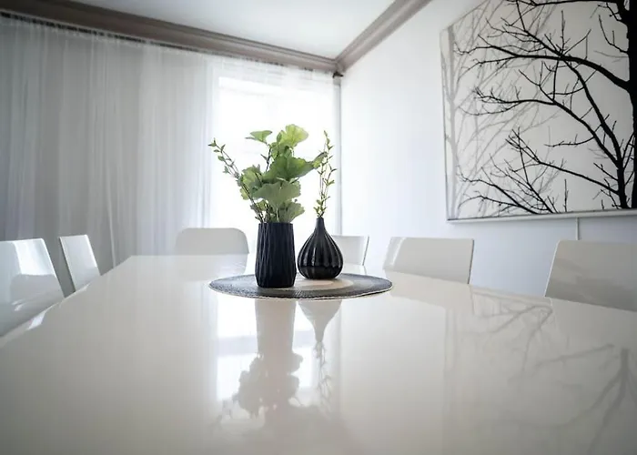 Center Getaway - 6 By Berti Apartman