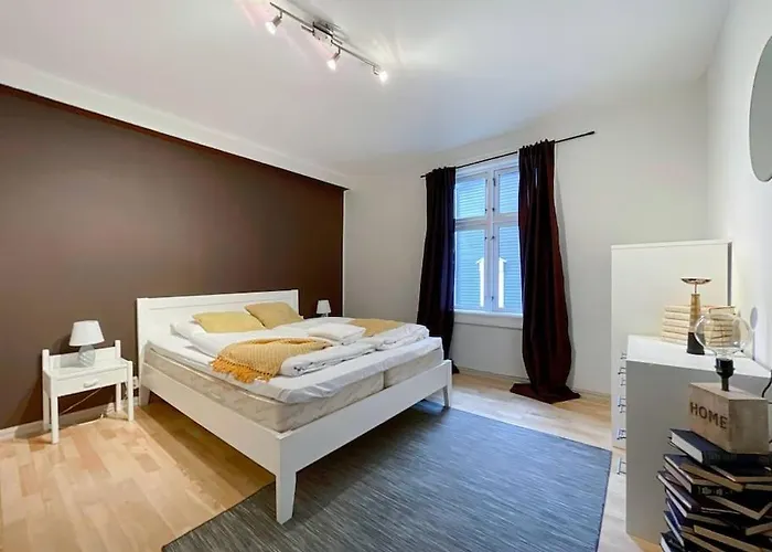 Center Getaway - 6 By Berti Apartman